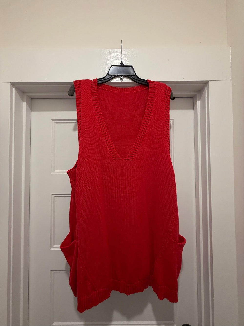 Red Knit V-Neck Sleeveless Sweater Vest